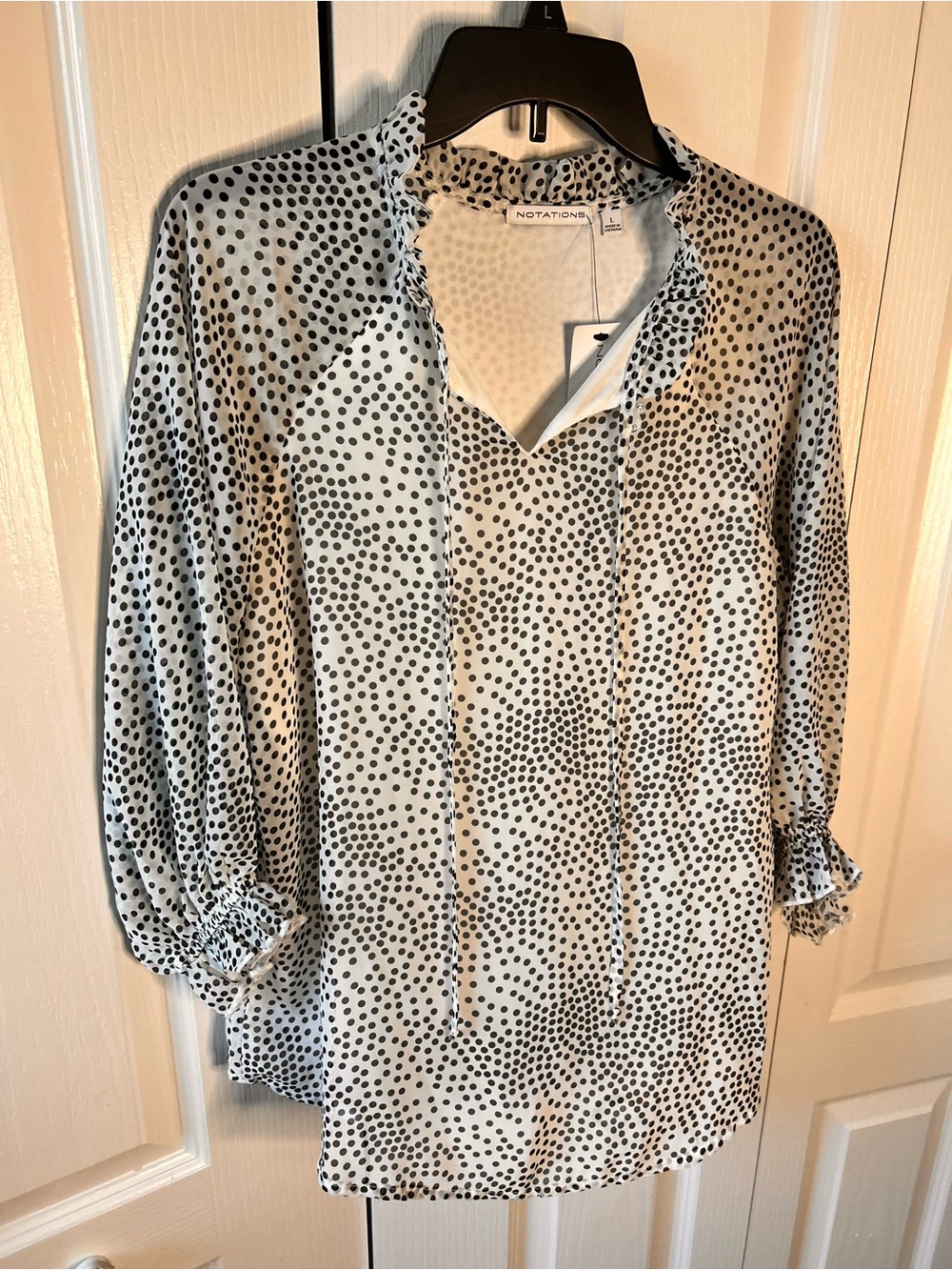 Notations Women’s Size Large Polka Dot Tie-Neck Blouse in White Black NWT Lined